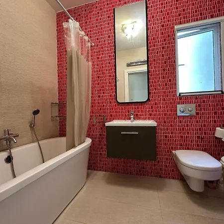 Walk To Waterfront - Family Spacious - Fast Wifi 公寓